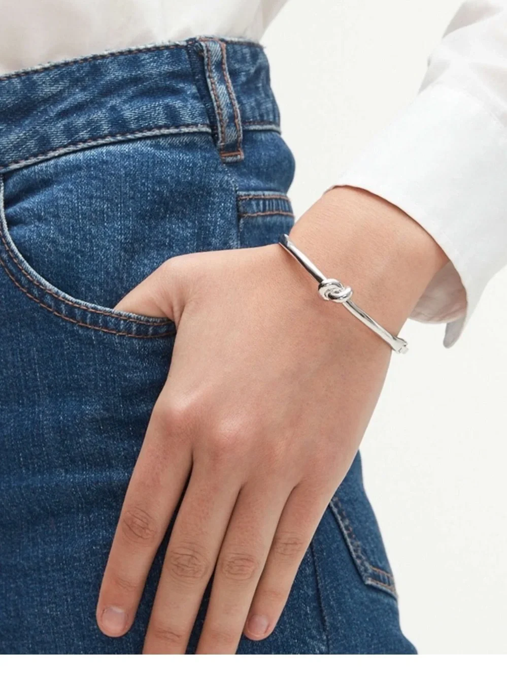 Kate Spade Silver Sailor Knot Bracelet NWT $78 - Picture 5 of 5